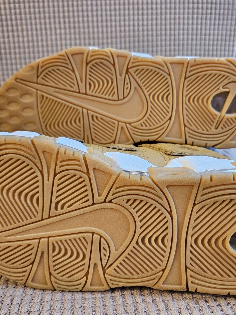 Nike Air More Uptempo Wheat Quilted (W) - Picture 16 of 16